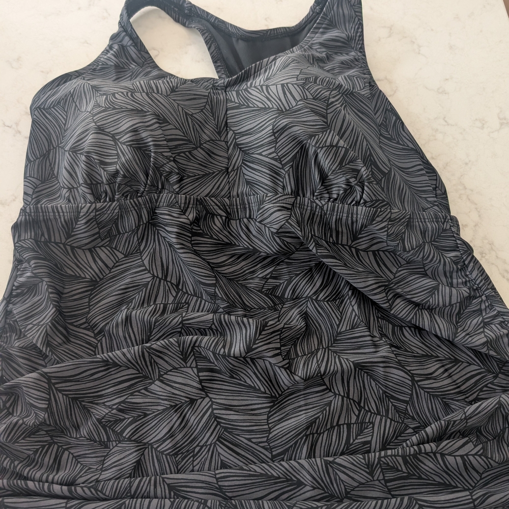 Kona Sol Black and Gray Leaf Design Swim Top